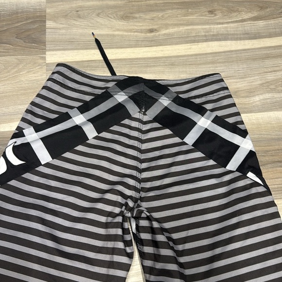 Hurley Men's Black Swim Shorts size 28 - Picture 7 of 7